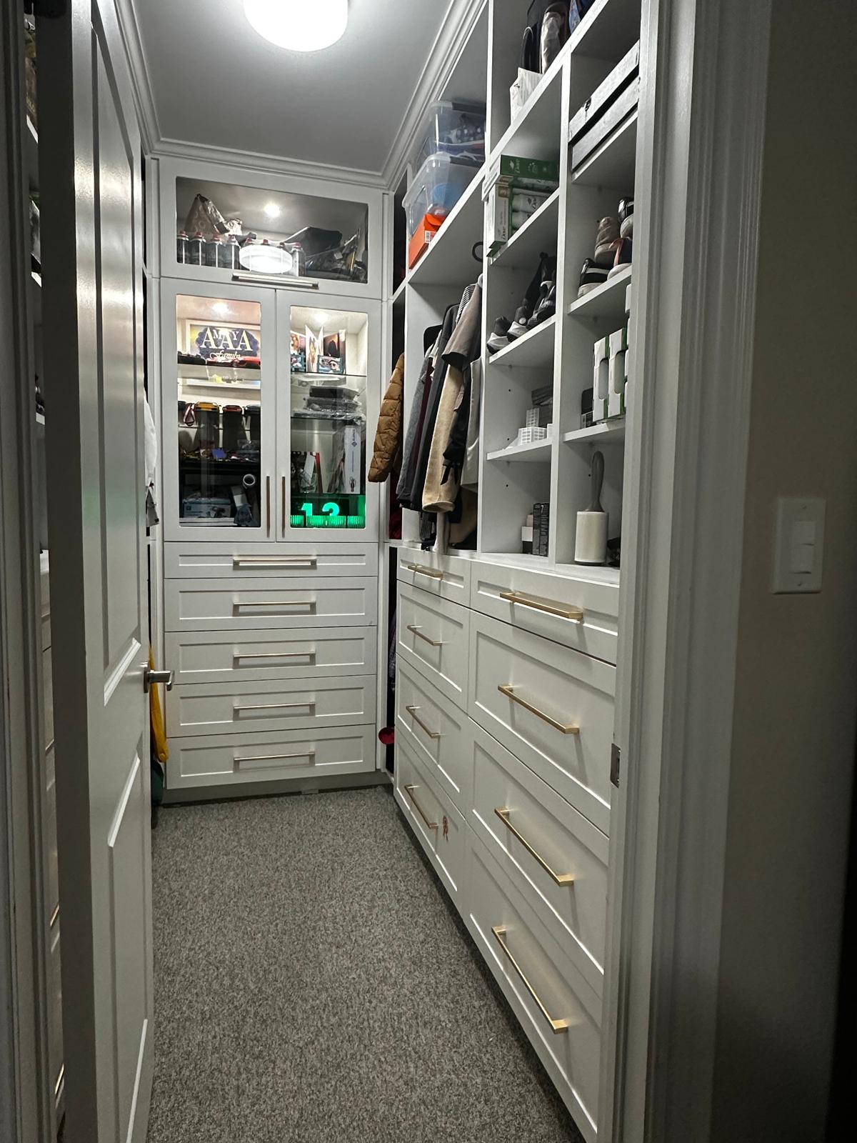 Custom closets, walk-in systems and organizational accessories.